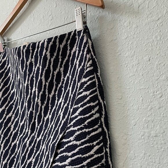 LOFT Ikat Faux Wrap Navy White Asymmetric Pencil Mini Skirt Women’s Size Small - Picture 4 of 7